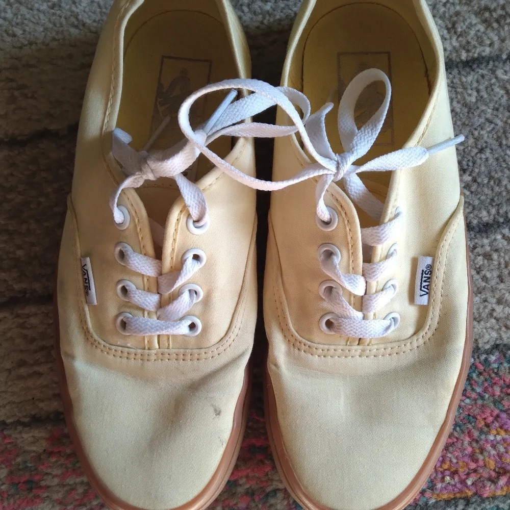 Vans - Picture 2 of 6
